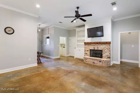 Living - 424 Copper Ridge Dr, Florence, MS 39073 photo 1 of 2