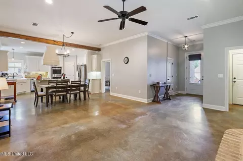 Entry Way - 424 Copper Ridge Dr, Florence, MS 39073 photo 2 of 3