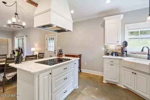 Kitchen - 424 Copper Ridge Dr, Florence, MS 39073 photo 4 of 4