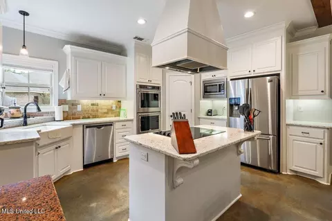 Kitchen - 424 Copper Ridge Dr, Florence, MS 39073 photo 3 of 4