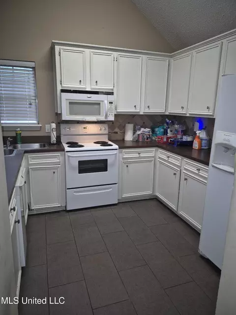 810 Harbor Bend Dr, Brandon, MS 39047 photo 2