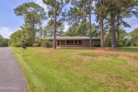 22 Teresa Dr, Lucedale, MS 39452 photo 2