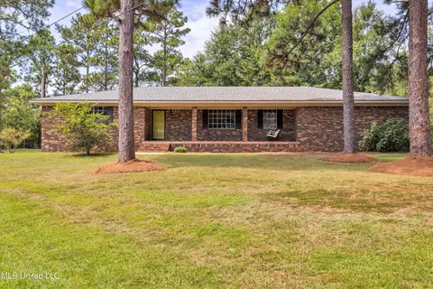 22 Teresa Dr, Lucedale, MS 39452