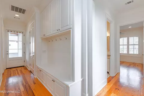 Entry Way - 201 Reunion Dr, Madison, MS 39110 photo 6 of 10