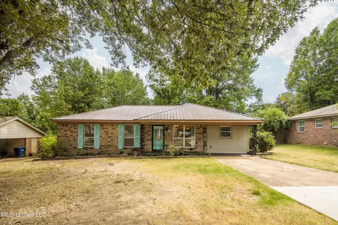 3805 Hilltop Dr, Horn Lake, MS 38637