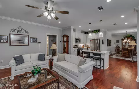 101 Courtyards Dr, Pearl, MS 39208 photo 8
