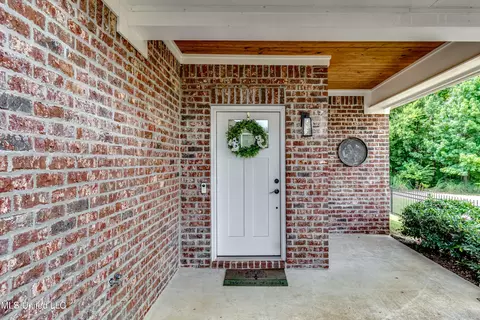101 Courtyards Dr, Pearl, MS 39208