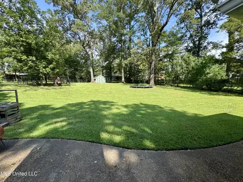 Exterior - 37 Woodgate Dr, Brandon, MS 39042 photo 7 of 10