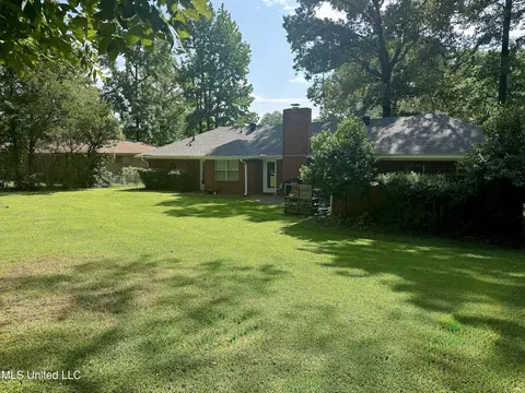 Exterior - 37 Woodgate Dr, Brandon, MS 39042 photo 6 of 10