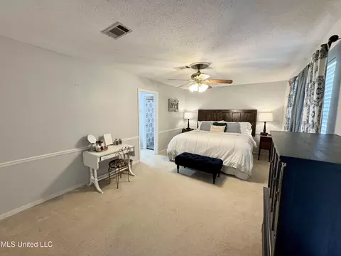 Bedroom - 37 Woodgate Dr, Brandon, MS 39042 photo 2 of 6
