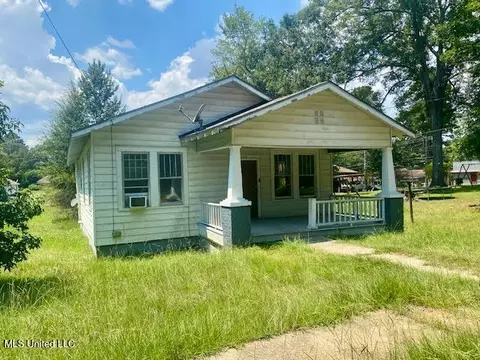 133 N Live Oak St, Mccomb, MS 39648