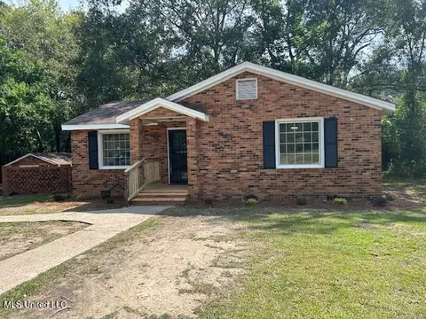 923 Bendat St, Mccomb, MS 39648 photo 1