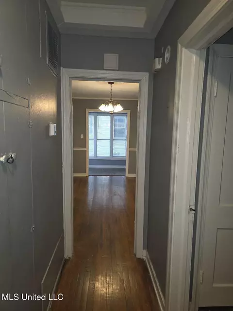 Entry Way - 443 Meadowbrook Rd, Jackson, MS 39206 photo 1 of 1