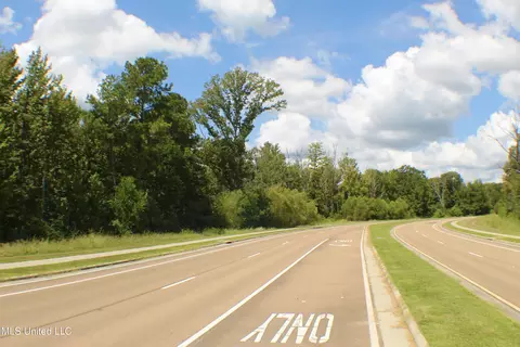 Hind Parkway, Byram, MS 39272