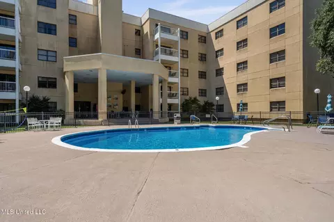 1130 Beach Blvd #307, Biloxi, MS 39530
