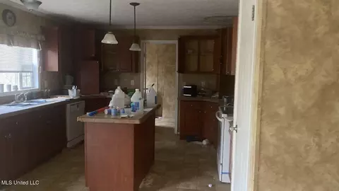 Other - 650 Mallalieu Dr, Brookhaven, MS 39601 photo 2 of 9