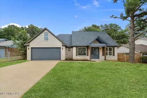 7360 Eastover Drive Dr, Horn Lake, MS 38637