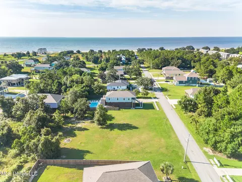 208 White Harbor Rd, Long Beach, MS 39560 photo 2