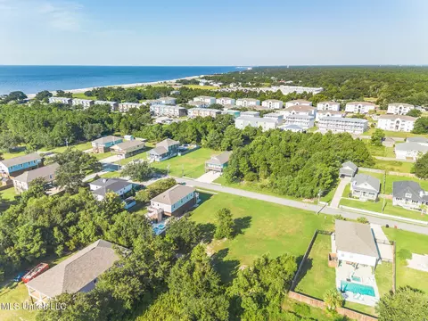 208 White Harbor Rd, Long Beach, MS 39560 photo 3