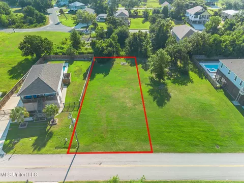208 White Harbor Rd, Long Beach, MS 39560