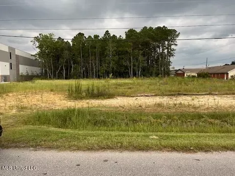3701 Bienville Blvd, Ocean Springs, MS 39564