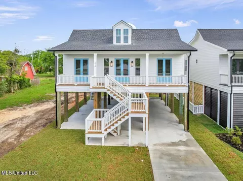 414 Shell St, Biloxi, MS 39530