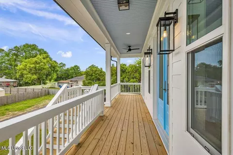Exterior - 414 Shell St, Biloxi, MS 39530 photo 4 of 6