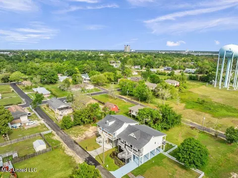 View/Area - 414 Shell St, Biloxi, MS 39530 photo 2 of 5