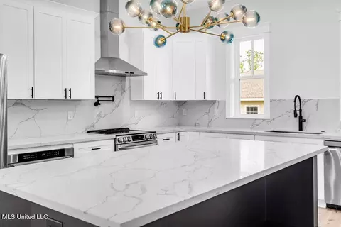 Kitchen - 414 Shell St, Biloxi, MS 39530 photo 2 of 6
