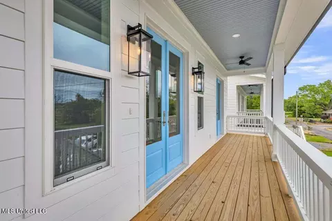 Exterior - 414 Shell St, Biloxi, MS 39530 photo 3 of 6
