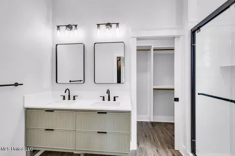 Bath - 414 Shell St, Biloxi, MS 39530 photo 1 of 4