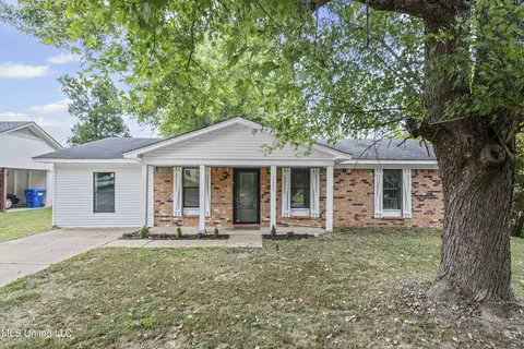 5205 Gray Dr, Horn Lake, MS 38637