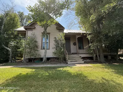 710 N Commerce St, Natchez, MS 39120