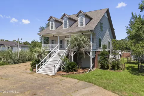 1813 Pascagoula River Rd, Moss Point, MS 39562