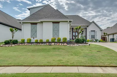 160 Grace Dr, Flowood, MS 39232