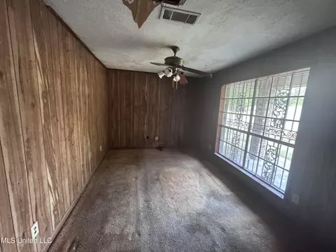 Living - 3815 Douglas Ave, Jackson, MS 39213 photo 1 of 2