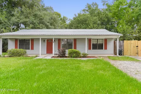 994 Hamakua Ct, Diamondhead, MS 39525