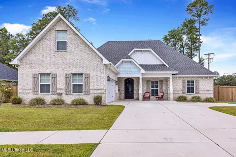 13397 Forest Ridge Dr, Gulfport, MS 39503
