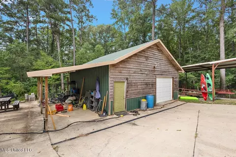 Exterior - 111 Thornton Pl, Brandon, MS 39042 photo 16 of 18