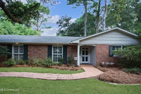 5246 Saratoga Dr, Jackson, MS 39211 photo 3