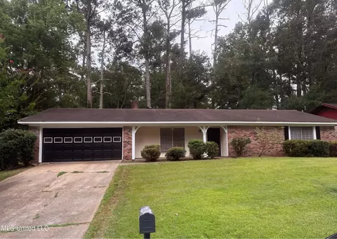 209 Holly Hill Dr, Jackson, MS 39212