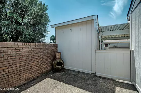 Exterior - 367 Lakebend Dr, Brandon, MS 39042 photo 7 of 8