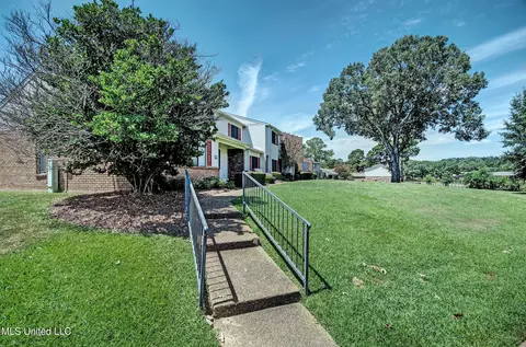 Exterior - 367 Lakebend Dr, Brandon, MS 39042 photo 2 of 8