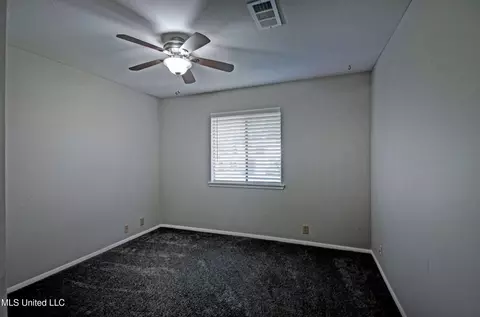 Bedroom - 367 Lakebend Dr, Brandon, MS 39042 photo 4 of 5