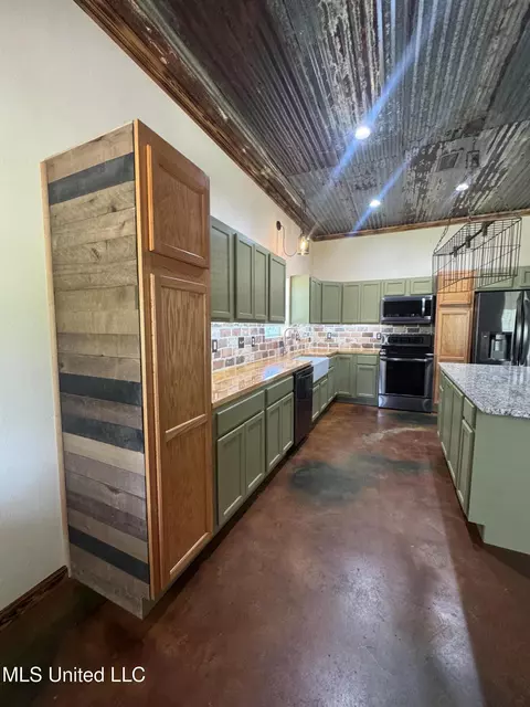 106 Sallie Rd, Wiggins, MS 39577 photo 5