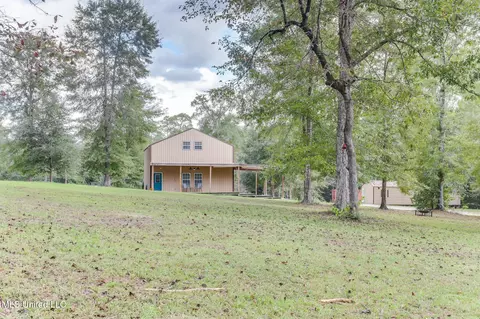 106 Sallie Rd, Wiggins, MS 39577 photo 2