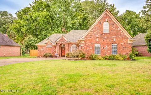 6683 Renee Dr, Olive Branch, MS 38654