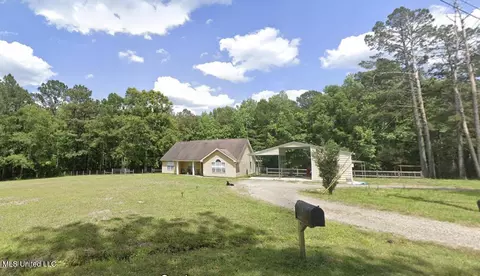 414 Larow D Dr, Carriere, MS 39426