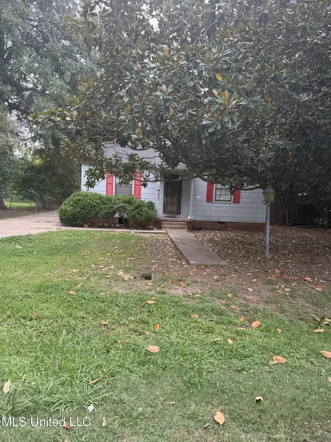 411 Giddens St, Greenville, MS 38701