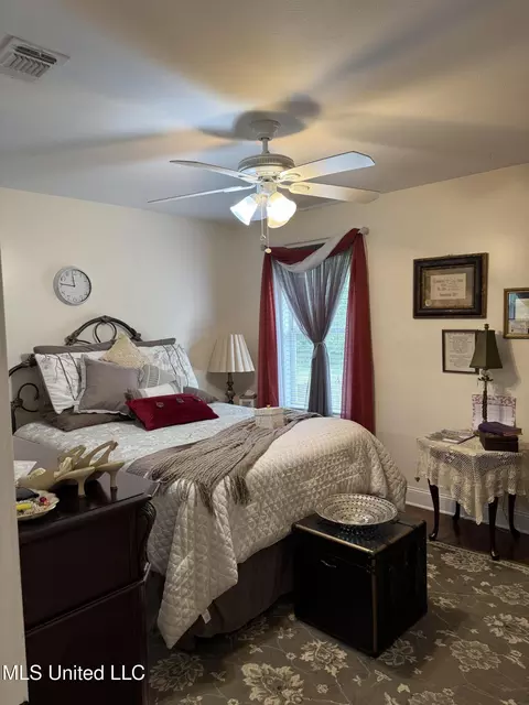 Bedroom - 1424 NE 1st Ave, Magee, MS 39111 photo 3 of 3